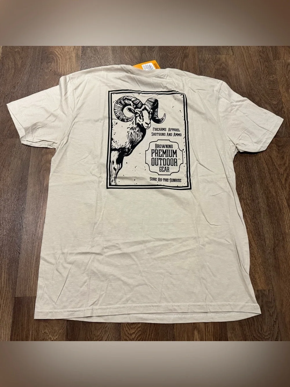Browning Mens Logo Tshirt Big Horn Sheep Ram Cream Ivory Size Large NWT Outdoor